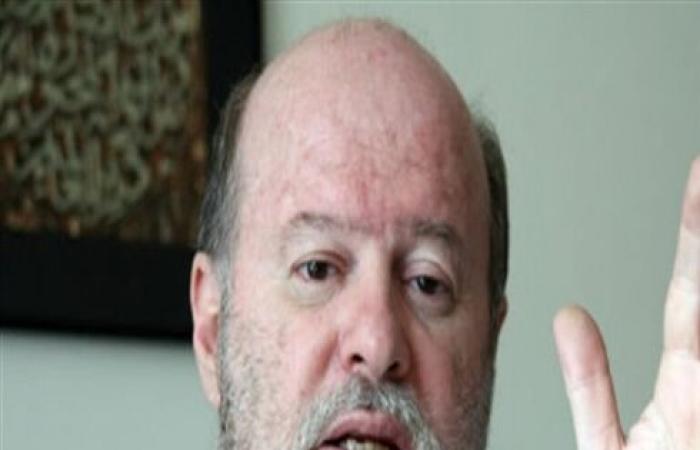 وفاة المحلل السياسي اللبناني أنيس نقاش في سوريا بسبب كورونا