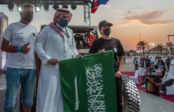 دانيا عقيل.. أول سعودية تشارك في كأس العالم للراليات الصحراوية