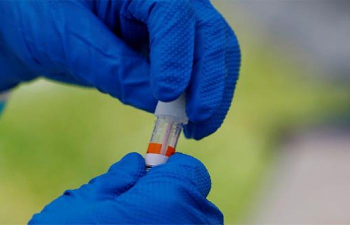 26 وفاة و 4594 اصابة جديدة بفيروس كورونا في الاردن