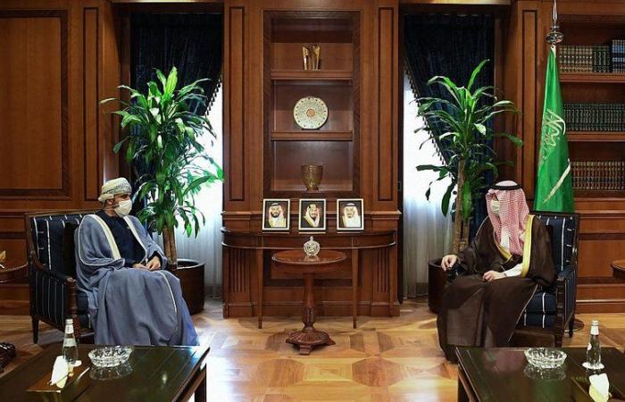 "الجبير" يستقبل سفير سلطنة عمان ويستعرض العلاقات الثنائية