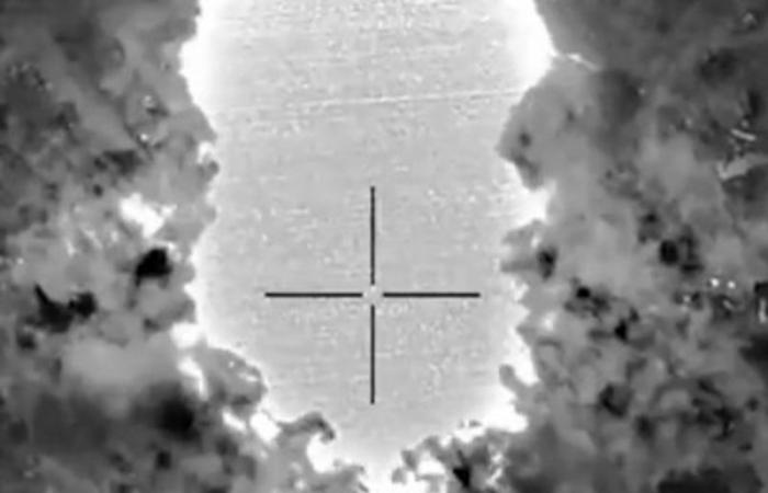 فيديو.. "التحالف⁩" يقصف ورش صناعة الصواريخ البالستية وتفخيخ الطائرات المسيرة في ⁧صنعاء⁩