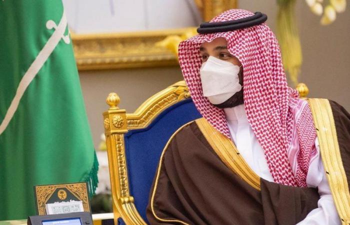 ولي العهد يستقبل رئيس وزراء ماليزيا لدى وصوله الرياض