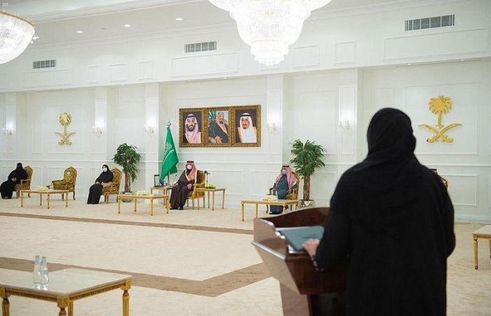 أمير الشمالية يجدد التأكيد على تمكين المرأة السعودية في شتى المجالات