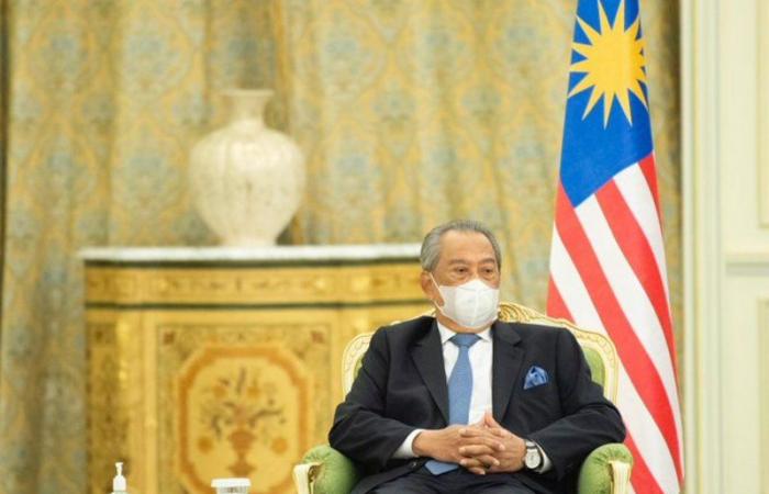 ولي العهد يجتمع مع رئيس الوزراء الماليزي ويشهدان التوقيع على 3 اتفاقيات بين البلدين