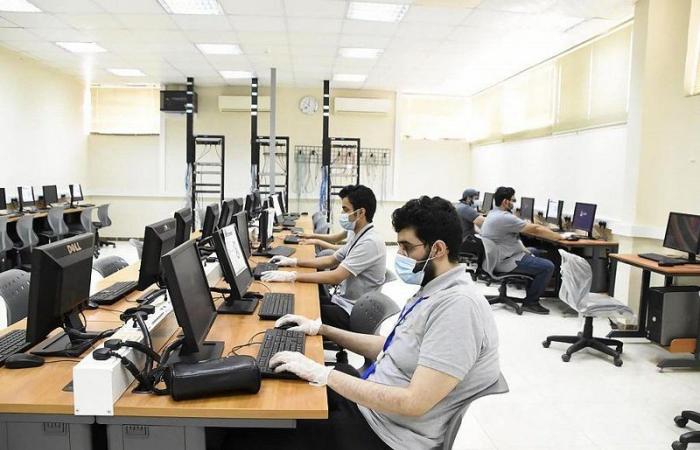 بالصور: الألياف البصرية.. تقنية العصر بكوادر سعودية في كلية الاتصالات والإلكترونيات بجدة