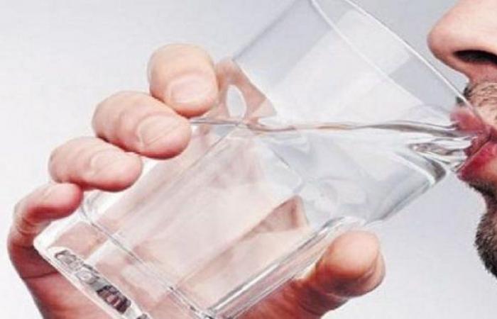 خبراء يكشفون كمية الماء المطلوبة للجسم بعد ساعات الصوم