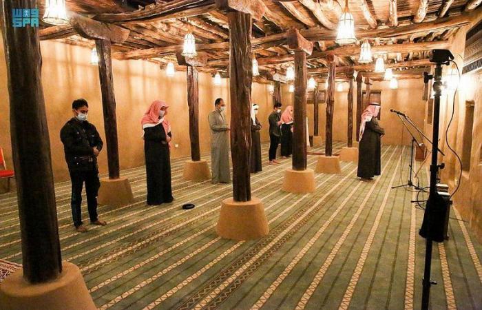 مسجد الأطاولة التاريخي يستقبل المصلين لأداء الصلوات الخمس