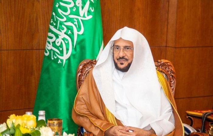 وزير الشؤون الإسلامية ينوه بالتبرع السخي لخادم الحرمين وولي العهد لصالح منصة إحسان
