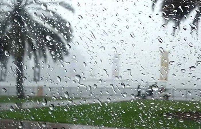 هطول أمطار على مراكز وقرى شرق ينبع.. و"المدني" يحذر