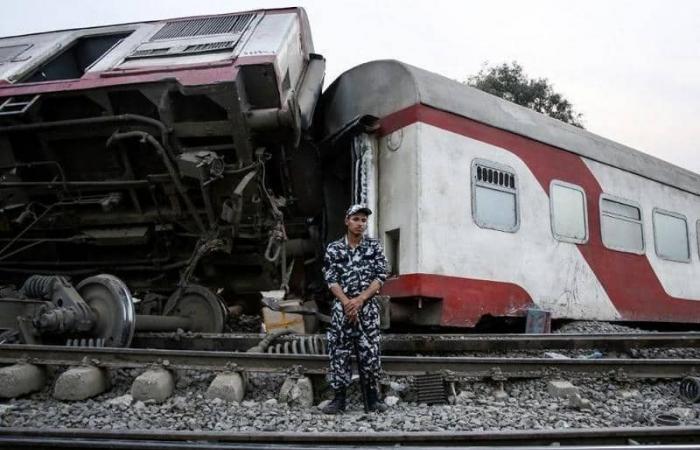 3  حوادث في أقل من شهر.. إقالة رئيس هيئة السكة الحديد في مصر