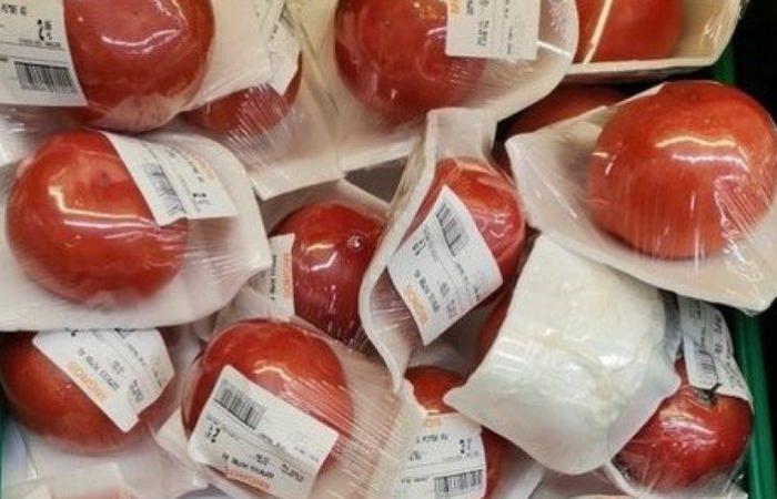 لتنضم إلى قائمة السلع التي ارتفعت أسعارها.. الطماطم تباع بـ"الحبة" في تركيا