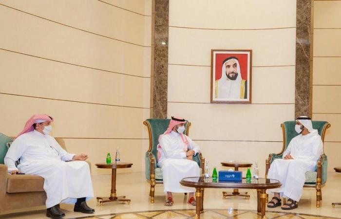 منصور بن زايد آل نهيان يستقبل الأمير عبدالعزيز الفيصل