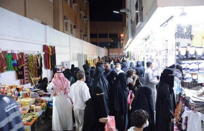 إغلاق "سوق العتيبية" بمكة لعدم تقيُّد مرتاديه باحترازات "كورونا"