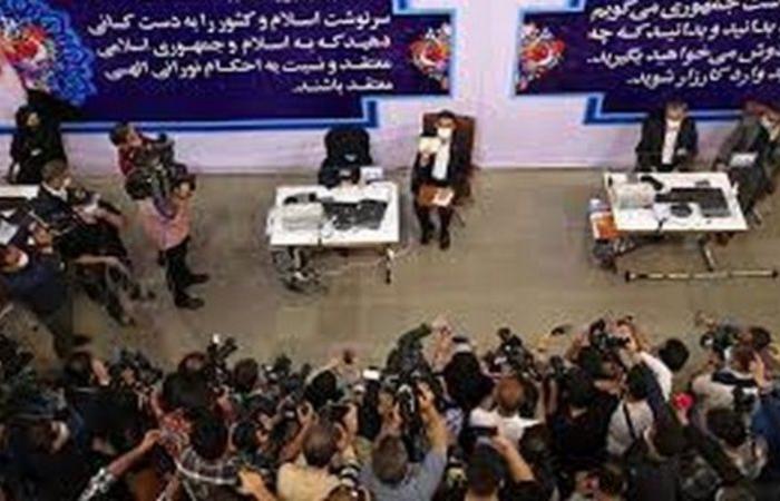 تكالب عسكري على المنصب.. إيران تفتح باب الترشح للانتخابات الرئاسية