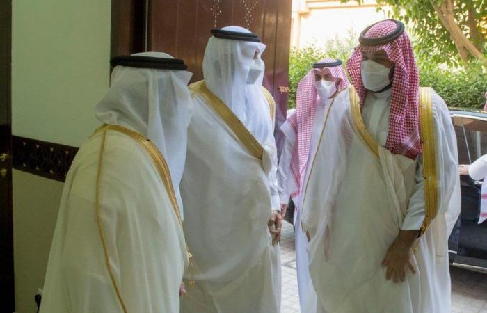 شاهد.. ولي العهد يؤدي صلاة العيد في الرياض