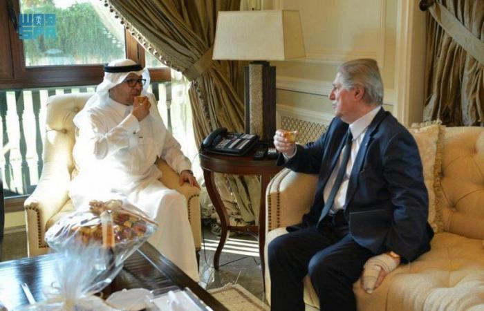 السفير السعودي لدى لبنان يستقبل وفودًا رسمية وشعبية مستنكرة تصريحات "شربل"