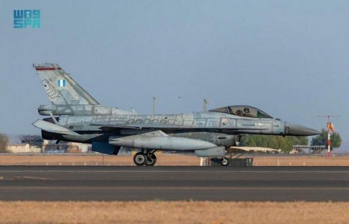 وصول طائرات "القوات اليونانية" من طراز  F16 إلى قاعدة الملك فيصل