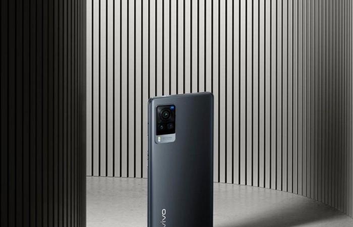 "فيفو" تطلق سلسلة هواتف X60.. بالتعاون مع "زايس"