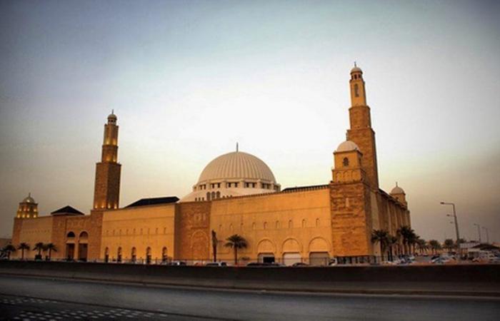 دعوة ومساعدة.. "قصص مآسي التدخين" في خطبة الجمعة بمساجد المملكة