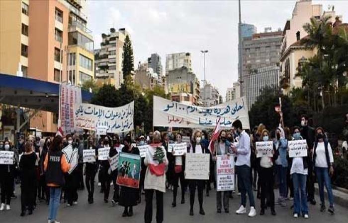 إضراب عمالي احتجاجا على تردي الأوضاع الاقتصادية في لبنان .. بالفيديو