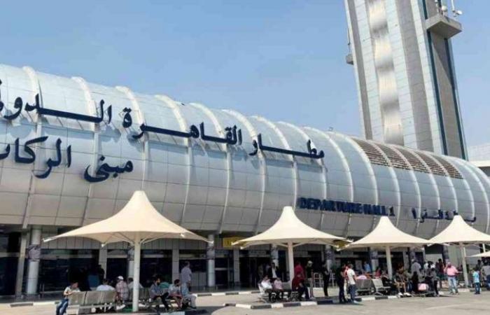 مطار القاهرة يعيد أسرة سعودية للرياض لعدم حمل أطفالها تحليل "كورونا"
