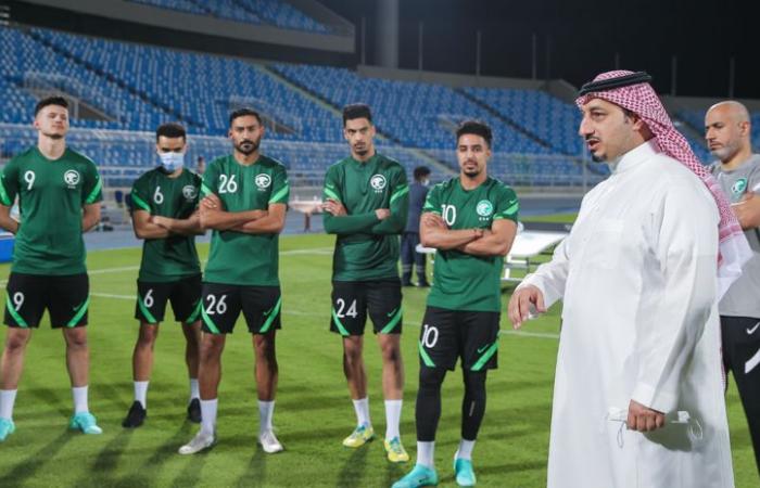 بحضور "المسحل ".. الأخضر يدشن معسكر الرياض استعداداً لمباريات التصفيات المشتركة