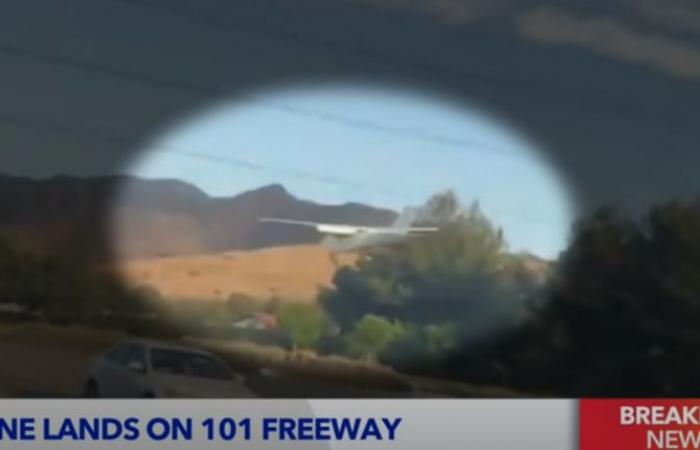 بالفيديو.. لحظة هبوط طائرة على طريق سريع في كاليفورنيا
