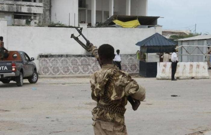 الصومال .. 12 قتيلاً في هجوم لحركة الشباب على قاعدة عسكرية