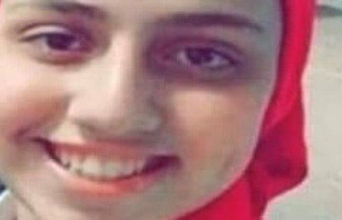 فيديو مصرع فتاة مصرية.. شاهد ما سقط على رأسها بالشارع