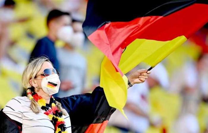 زوجات نجوم ألمانيا يخطفن الأضواء فى «يورو 2020»