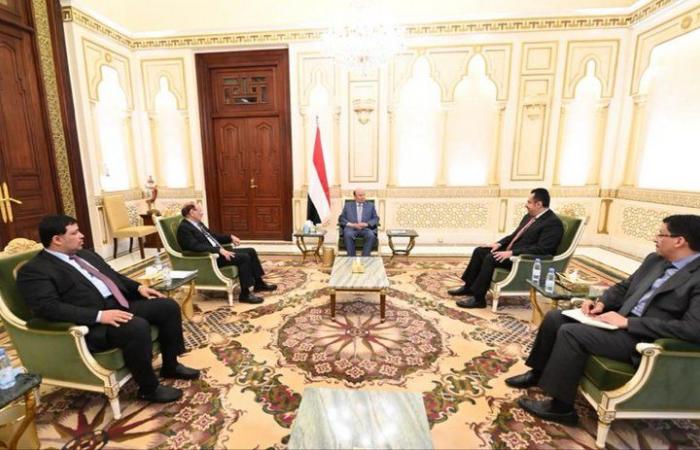 الرئيس اليمني: ميليشيا الحوثي تواصل التصعيد خدمة لأجندة طهران ونرفض فرض التجربة الإيرانية