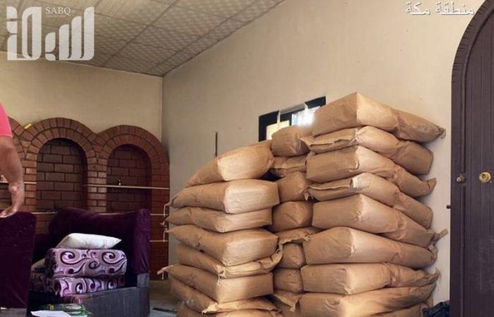 بالصور.. الأمانة تكشف عن مصنع قهوة تديره عمالة مخالفة شمالي الطائف