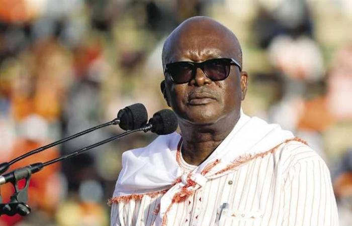 بوركينا فاسو: الرئيس يتولى مهام الدفاع بعد إقالة وزيرين