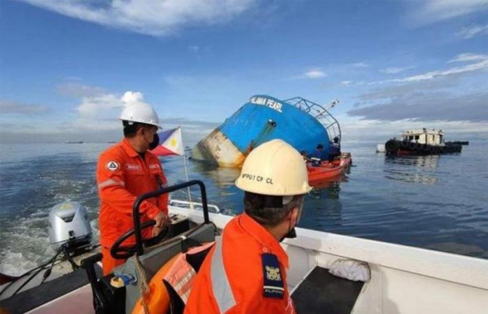تصادم بين سفينتين في الفلبين ومخاوف من حدوث تسرب نفطي