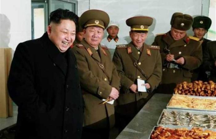 «يعشف الجمبري والكافيار ويشرب الخمر».. أسرار جديدة عن زعيم كوريا الشمالية «عاشق الثلاجة»