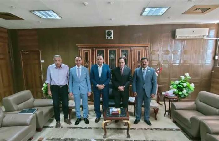 محافظ شمال سيناء يستقبل أعضاء البرنامج الرئاسي في ختام فترة تدريبهم