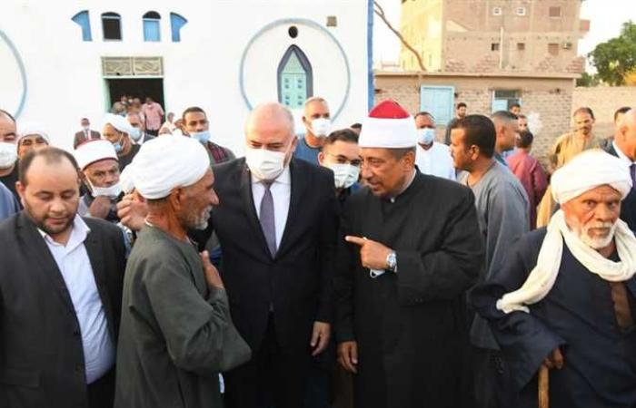 محافظ قنا يؤدي صلاة عيد الأضحى المبارك بقرية أبو حزام