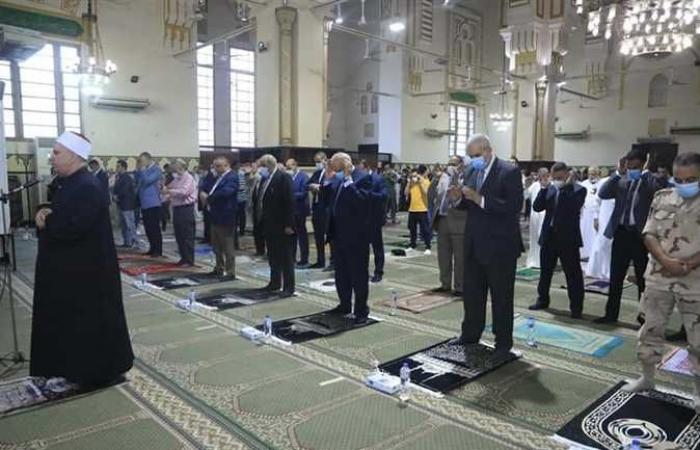 محافظ الجيزة يؤدى صلاة العيد بمسجد المغفرة بالعجوزة ( صور)