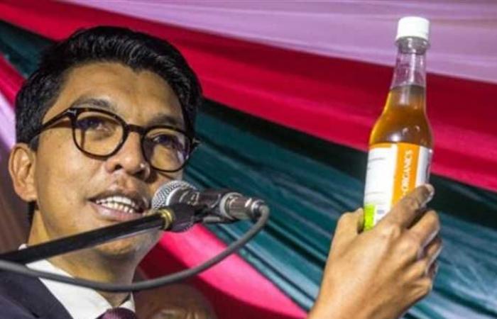 نجاة رئيس مدغشقر من محاولة اغتيال.. هل وصفة «الشاي المعجزة» السبب؟