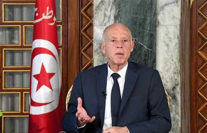 رئيس تونس يعفي المشيشي من رئاسة الحكومة ويجمّد اختصاصات مجلس النواب (فيديو)