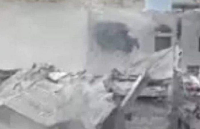 بالفيديو.. ميليشيا الحوثي تفجّر منزل مواطن بمحافظة البيضاء وسط اليمن