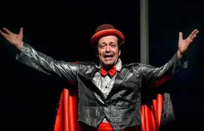 حمزة العيلي يصف بطل مسرحية «ديجافو» بـ«الاكسلانس»