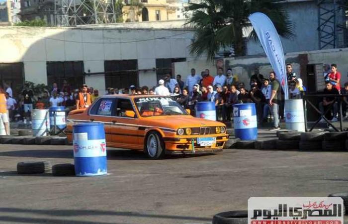 انطلاق سباق السيارات في ستاد الإسكندرية بمشاركة 50 متسابقا (صور وفيديو)
