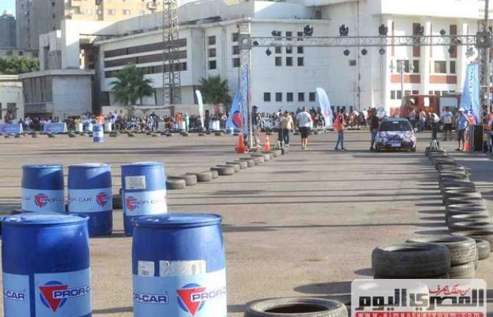 انطلاق سباق السيارات في ستاد الإسكندرية بمشاركة 50 متسابقا (صور وفيديو)