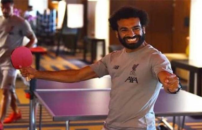 محمد صلاح يكتسح لاعبي ليفربول في تنس الطاولة وكلوب يراهن بأمواله على «مو». فيديو