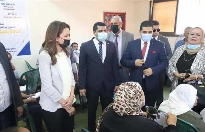 نائب محافظ الجيزة تشهد امتحانات محو الأمية بمركز شباب ميت عقبة