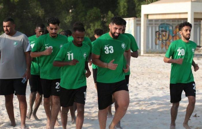 المنتخب السعودي للكرة الشاطئية يرفع استعداده في معسكر الجبيل