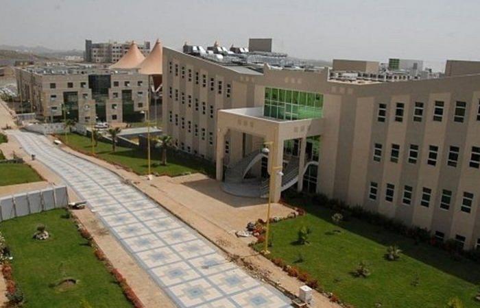 جامعة الملك خالد تكثف استعداداتها للعودة الآمنة لمقاعد الدراسة