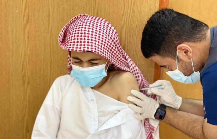 "تعليم الدواسر" يدشن حملة تطعيم "كوفيد 19" استعدادًا لعودة آمنة للدراسة