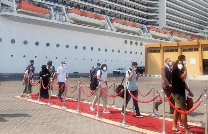 سفينة سياحية «كروز» تغادر سفاجا إلى ميناء جدة